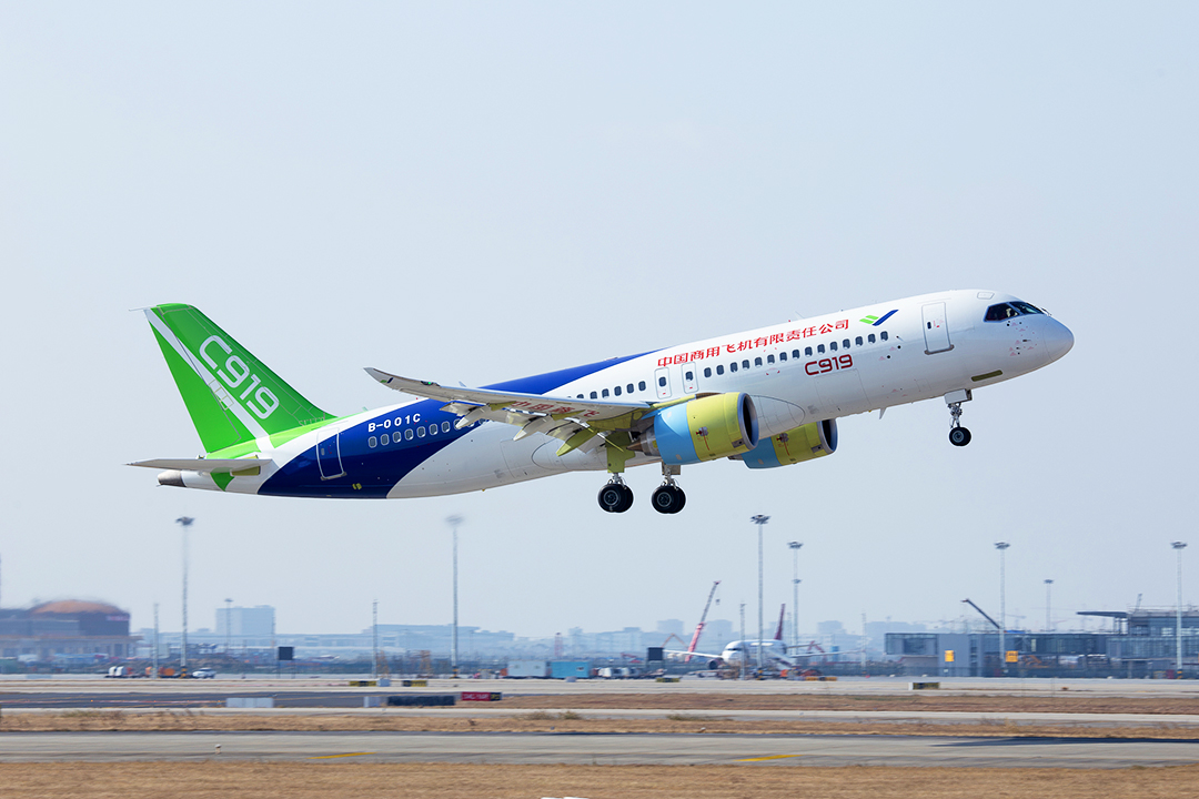 The second of Comac’s C919 on its maiden flight at Shanghai Pudong Airport on Dec. 17, 2017. Photo: VCG