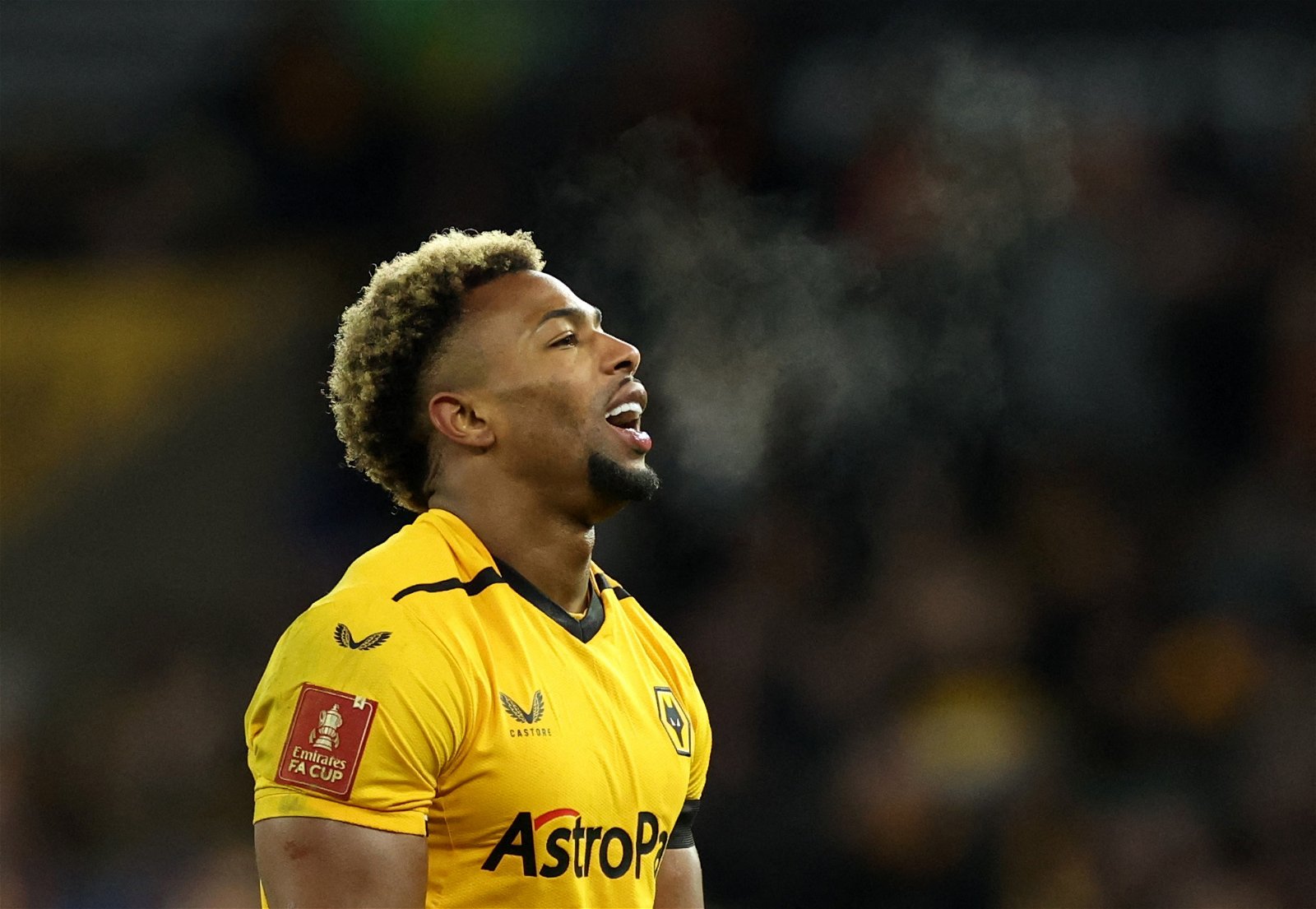 Adama-Traore-in-action-for-Wolves